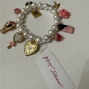 ❤️Betsey Johnson Gold and Pink Pearl Charm Bracelet